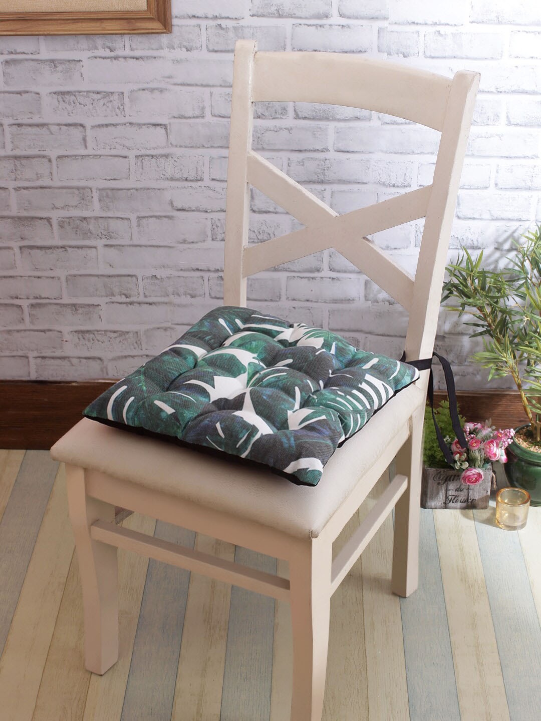 

ROMEE Set Of 2 Green & White FLoral Printed Chair Pads With Loops