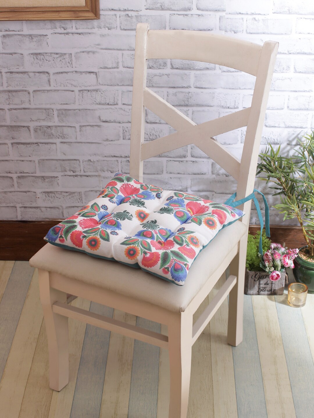 

ROMEE Set of 2 White & Green Floral Printed Chair Pad Cushions