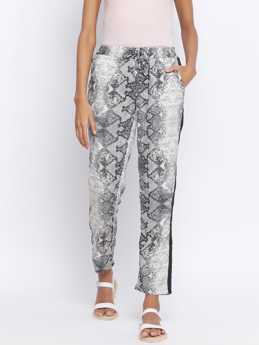 

Oxolloxo Women Grey & White Relaxed Regular Fit Snake Skin Print Regular Trousers