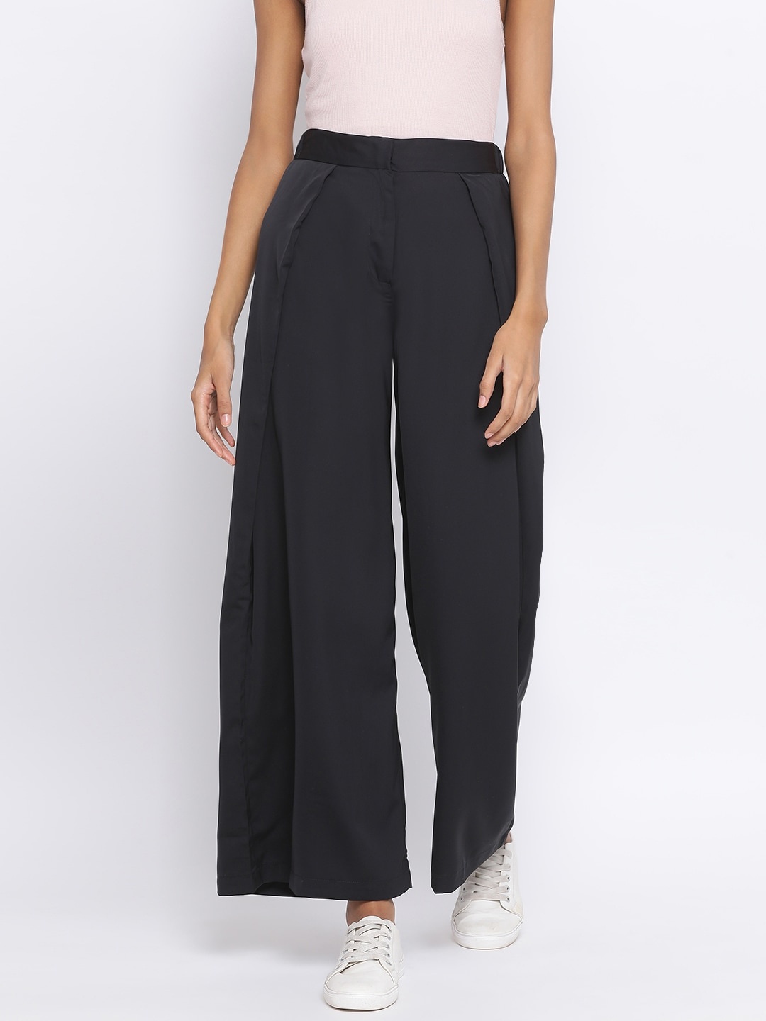 

Oxolloxo Women Black Relaxed Regular Fit Solid Layered Parallel Trousers