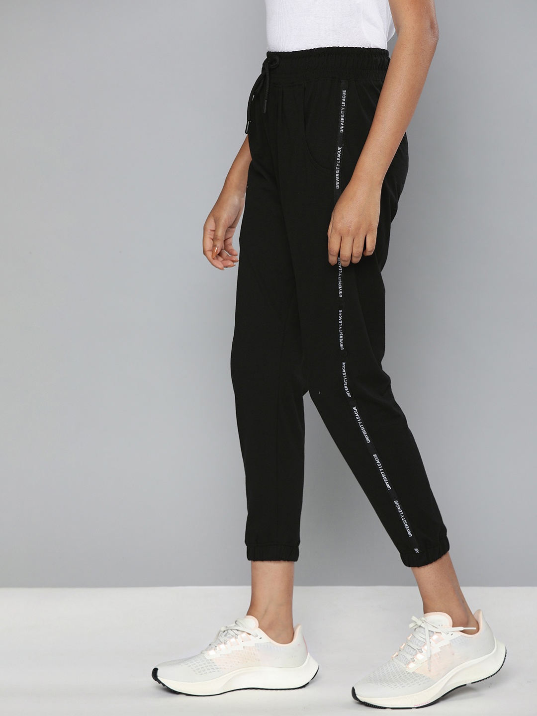 

Harvard Women Black Solid Slim Fit Cropped Joggers With Side Taping