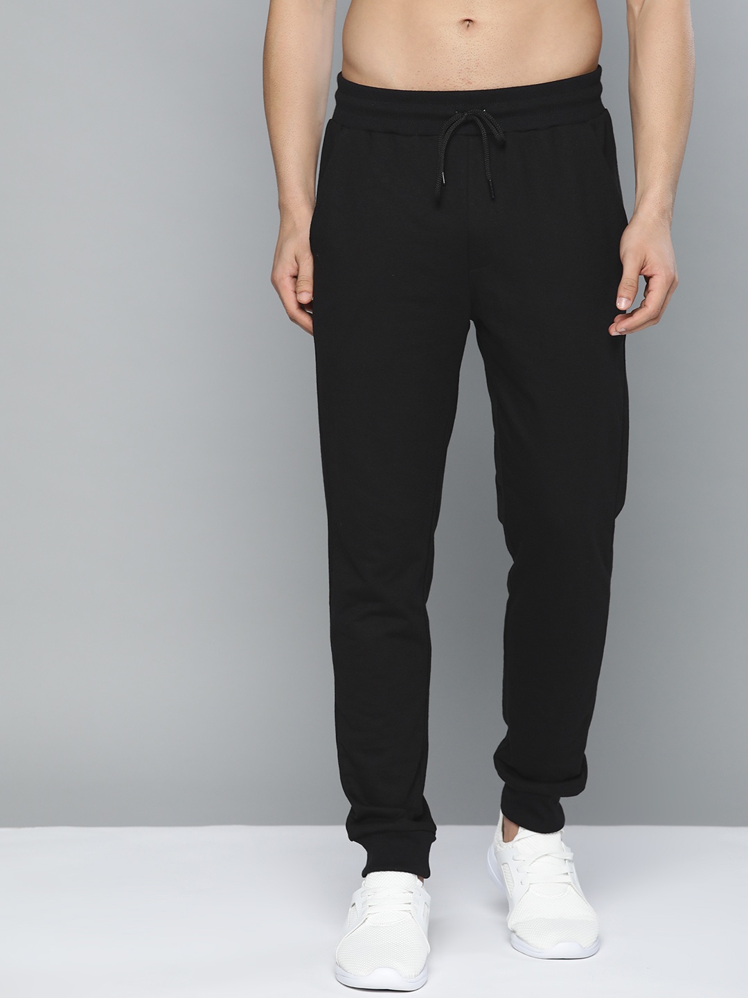 

Harvard Men Black Solid Joggers