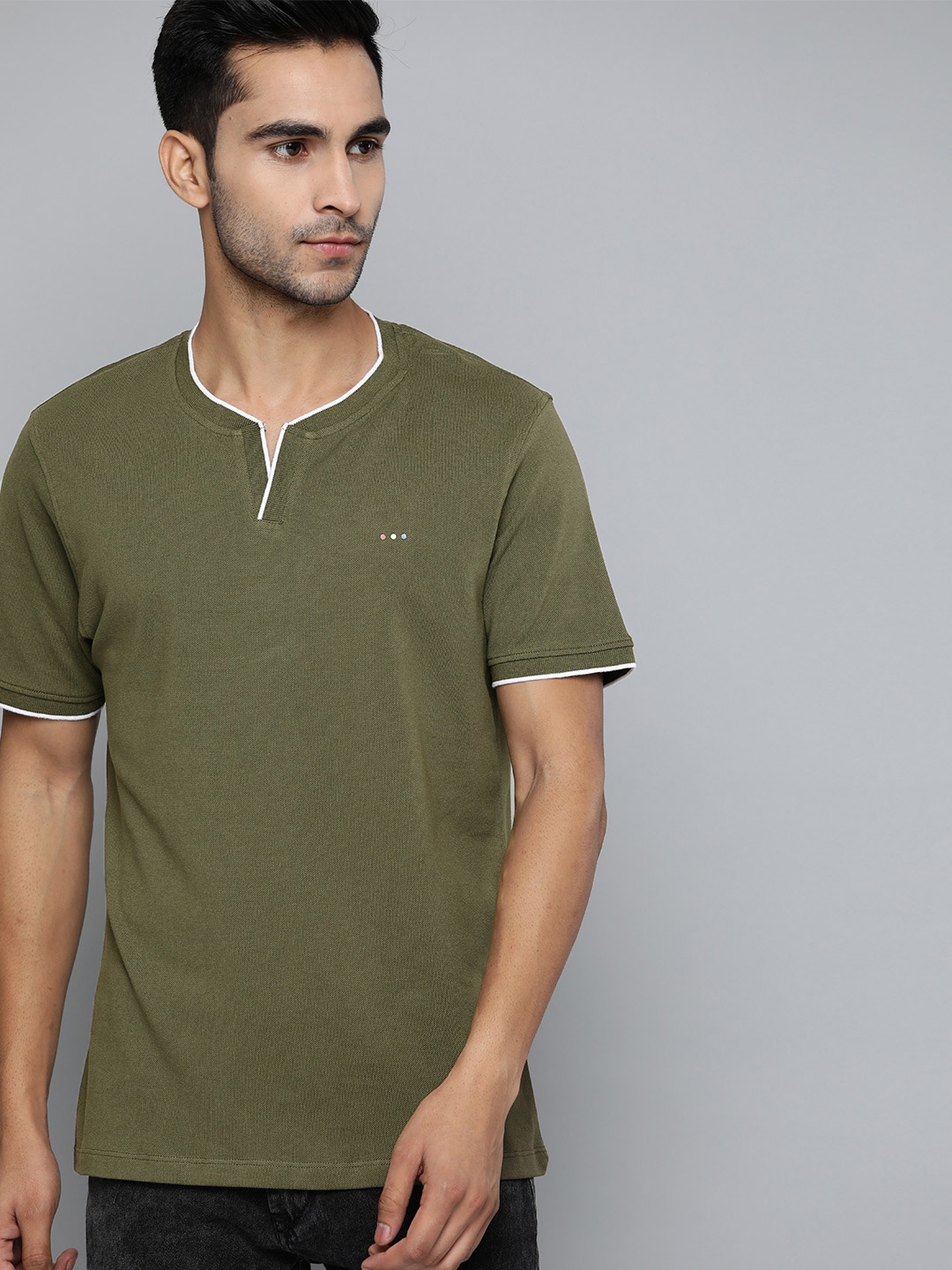 

Harvard Men Olive Green Solid Round Neck Antimicrobial Pure Cotton T-shirt