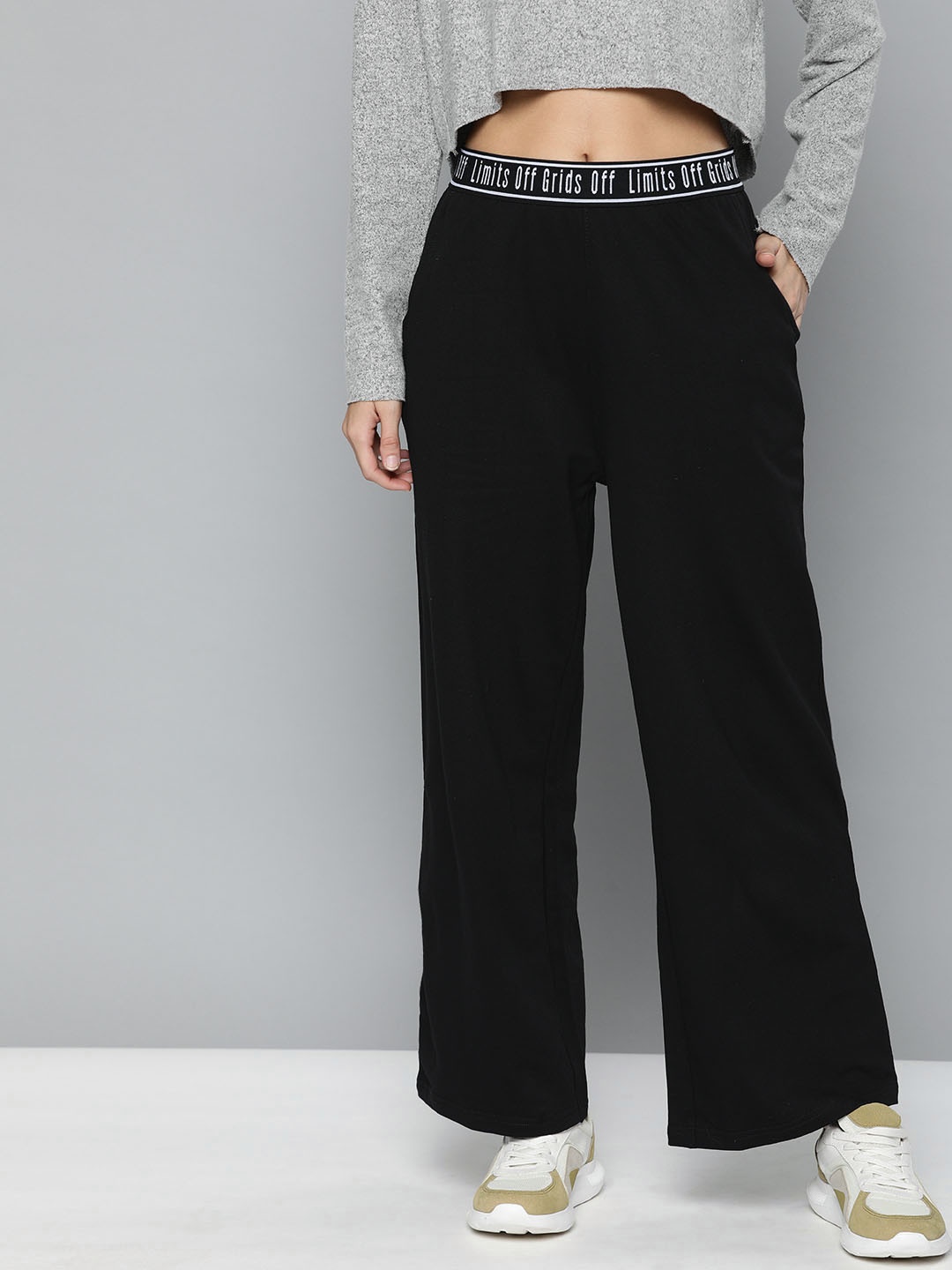 

Harvard Women Black Solid Flared Cotton Track Pants