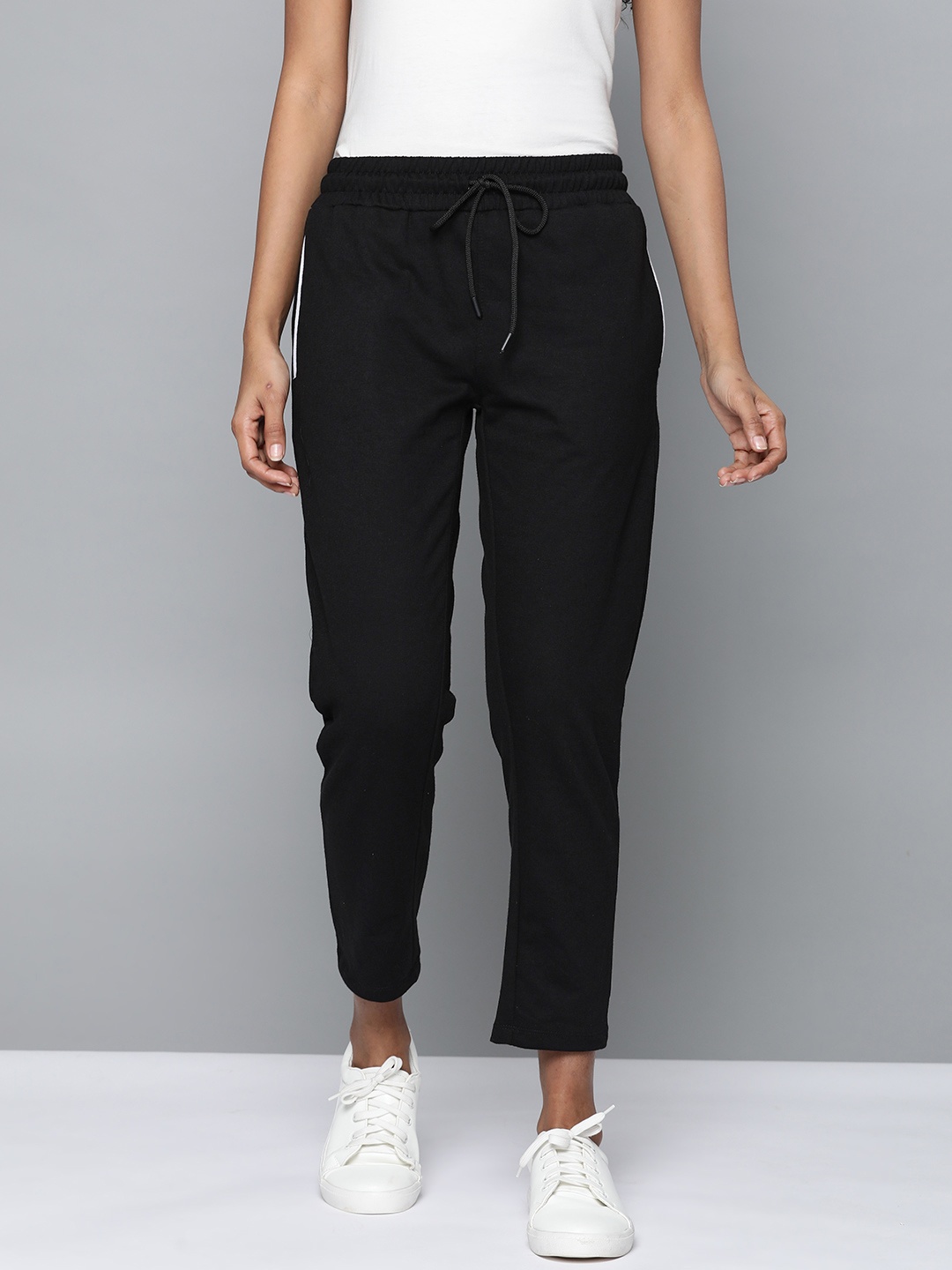 

Harvard Women Black Straight Fit Cropped Track Pants
