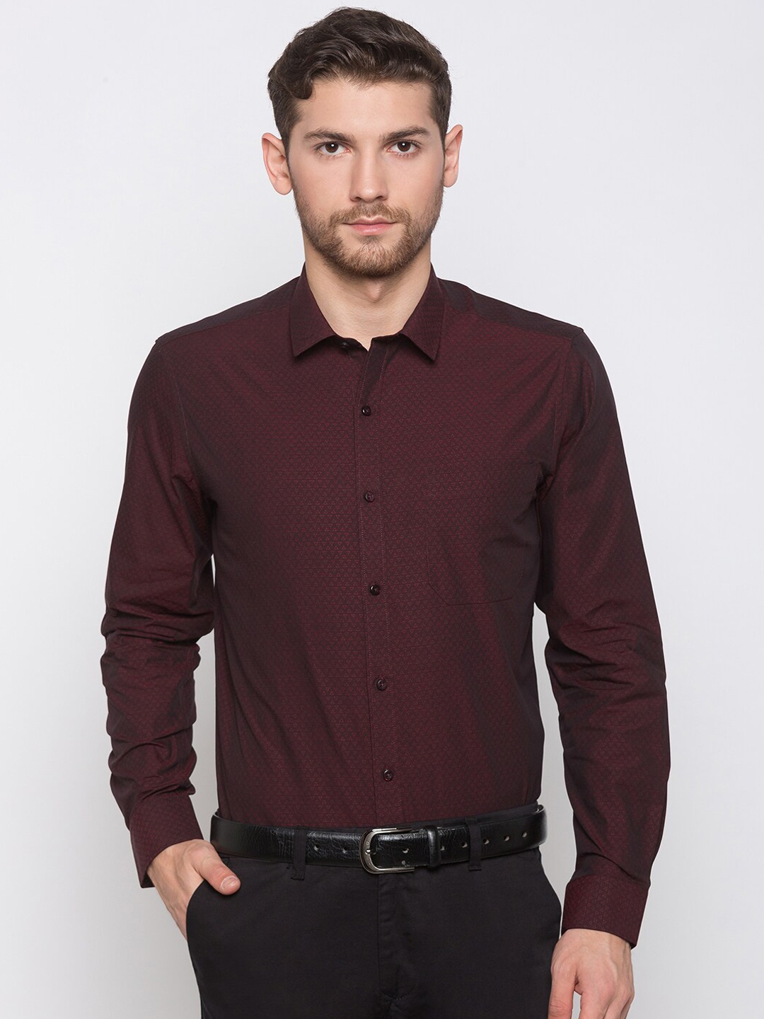

Globus Men Burgundy Regular Fit Printed Formal Shirt