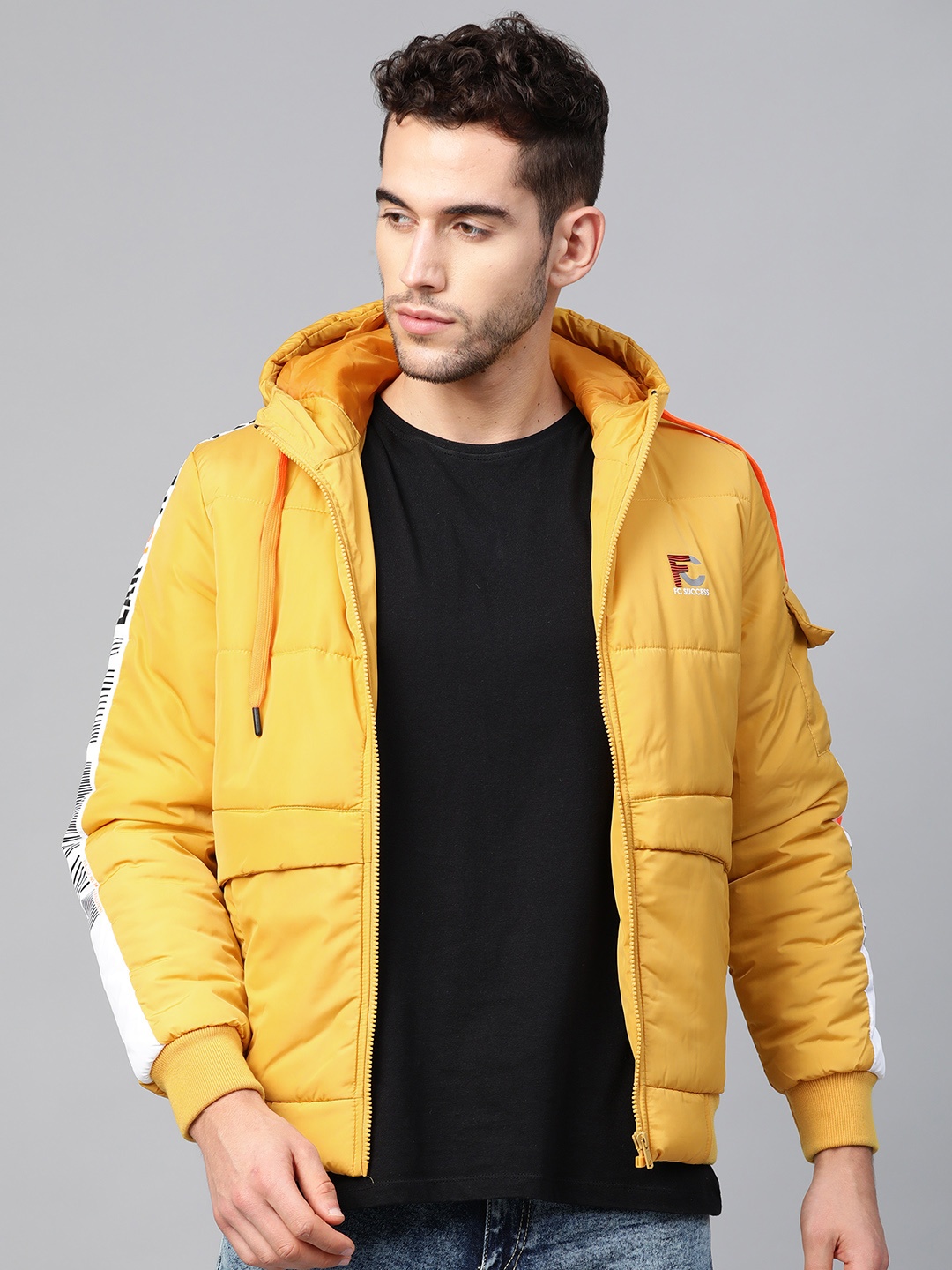 

Fort Collins Men Yellow Solid Lightweight Hooded Bomber Jacket