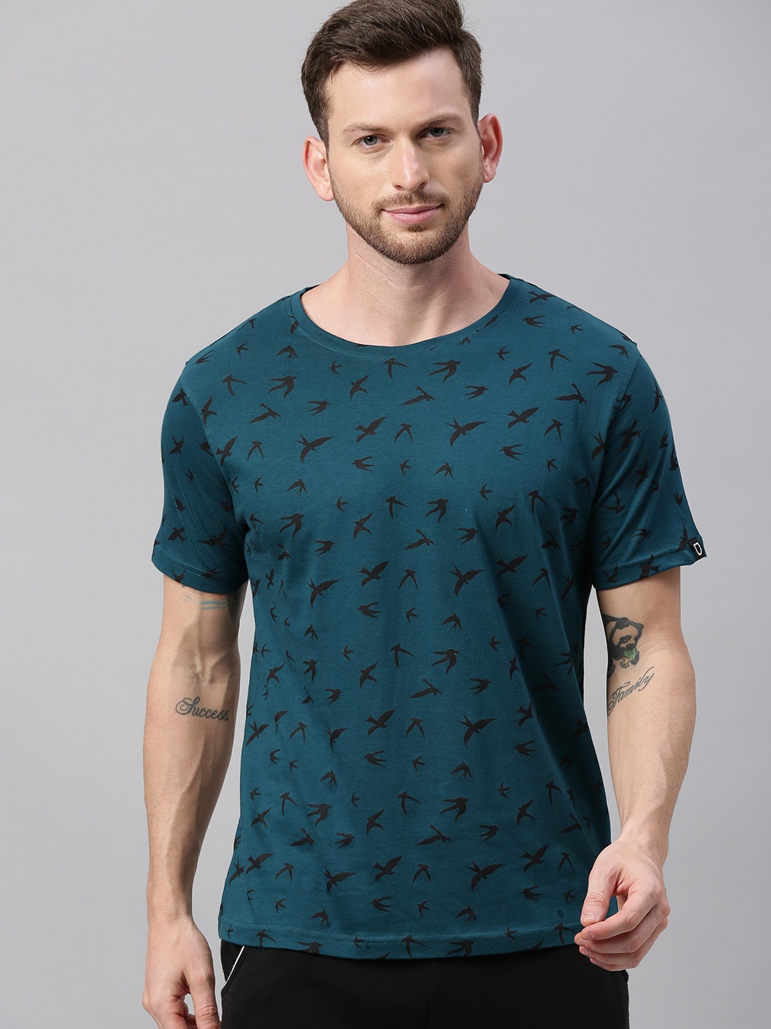 

Urbano Fashion Men Teal Blue Black Slim Fit Printed Round Neck Pure Cotton T-shirt