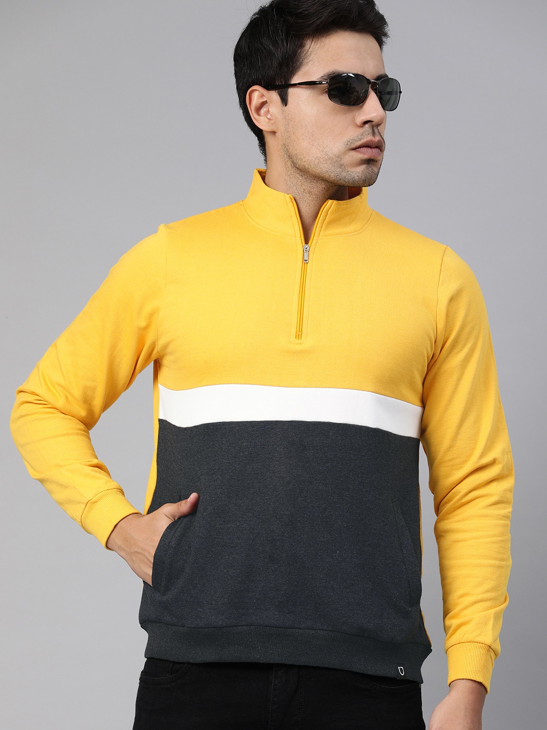 

Urbano Fashion Men Yellow & White Colourblocked Sweatshirt