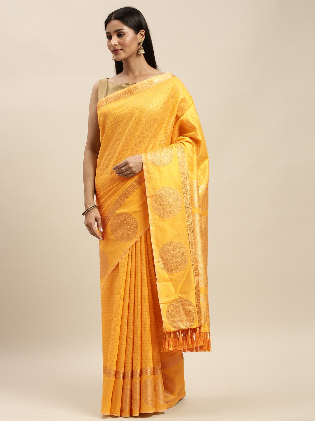 

VASTRANAND Yellow & Gold-Toned Silk Blend Checked Banarasi Saree