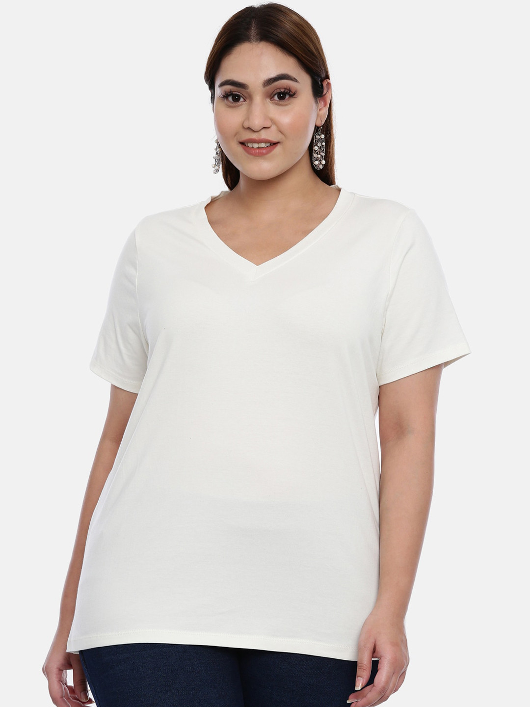 

The Pink Moon Women Cream-Coloured Solid V-Neck T-shirt