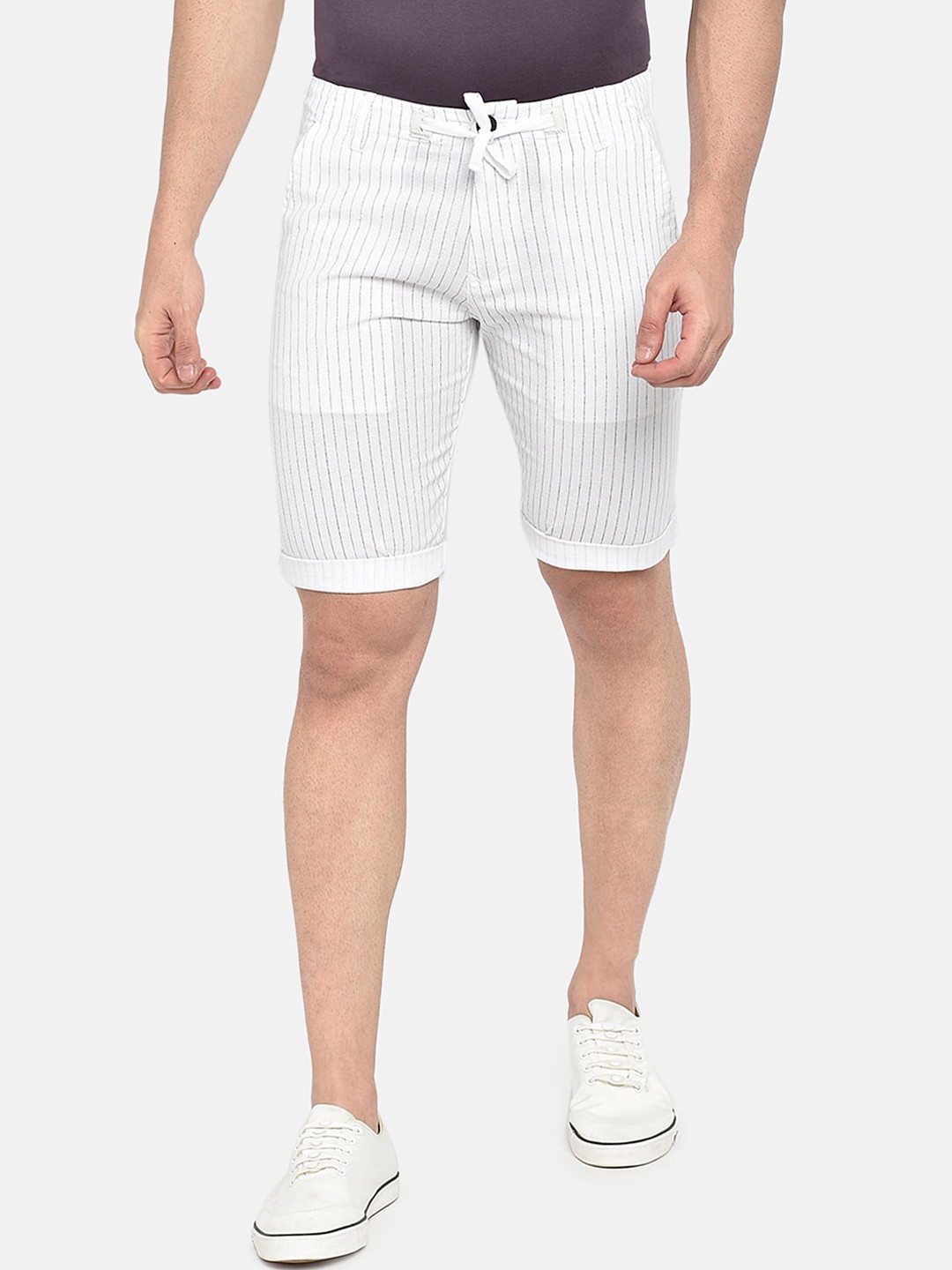

beevee Men White Striped Regular Fit Regular Shorts