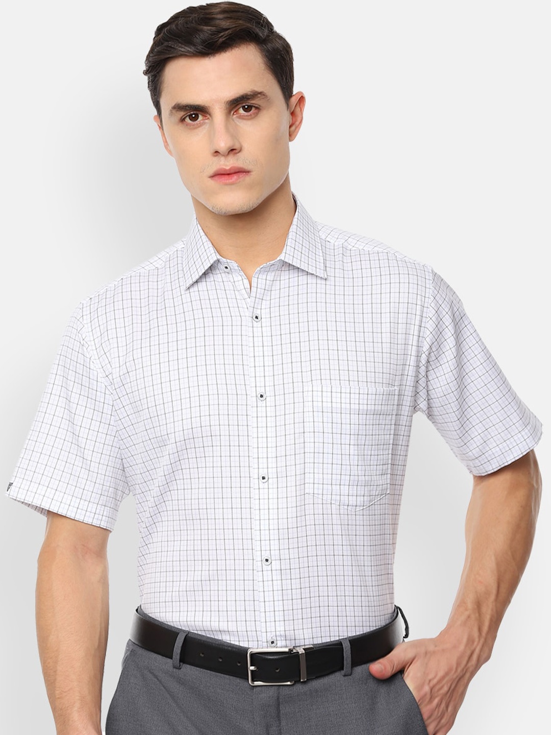 

Van Heusen Men White & Black Slim Fit Checked Formal Shirt