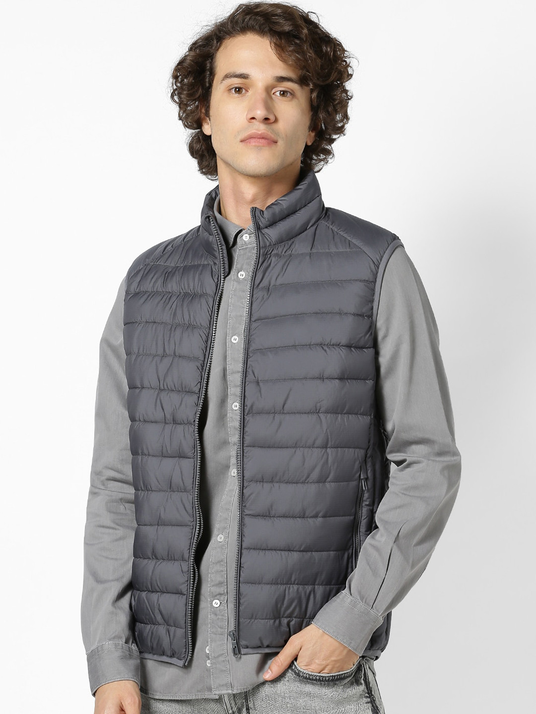 

Celio Men Grey Solid Padded Jacket
