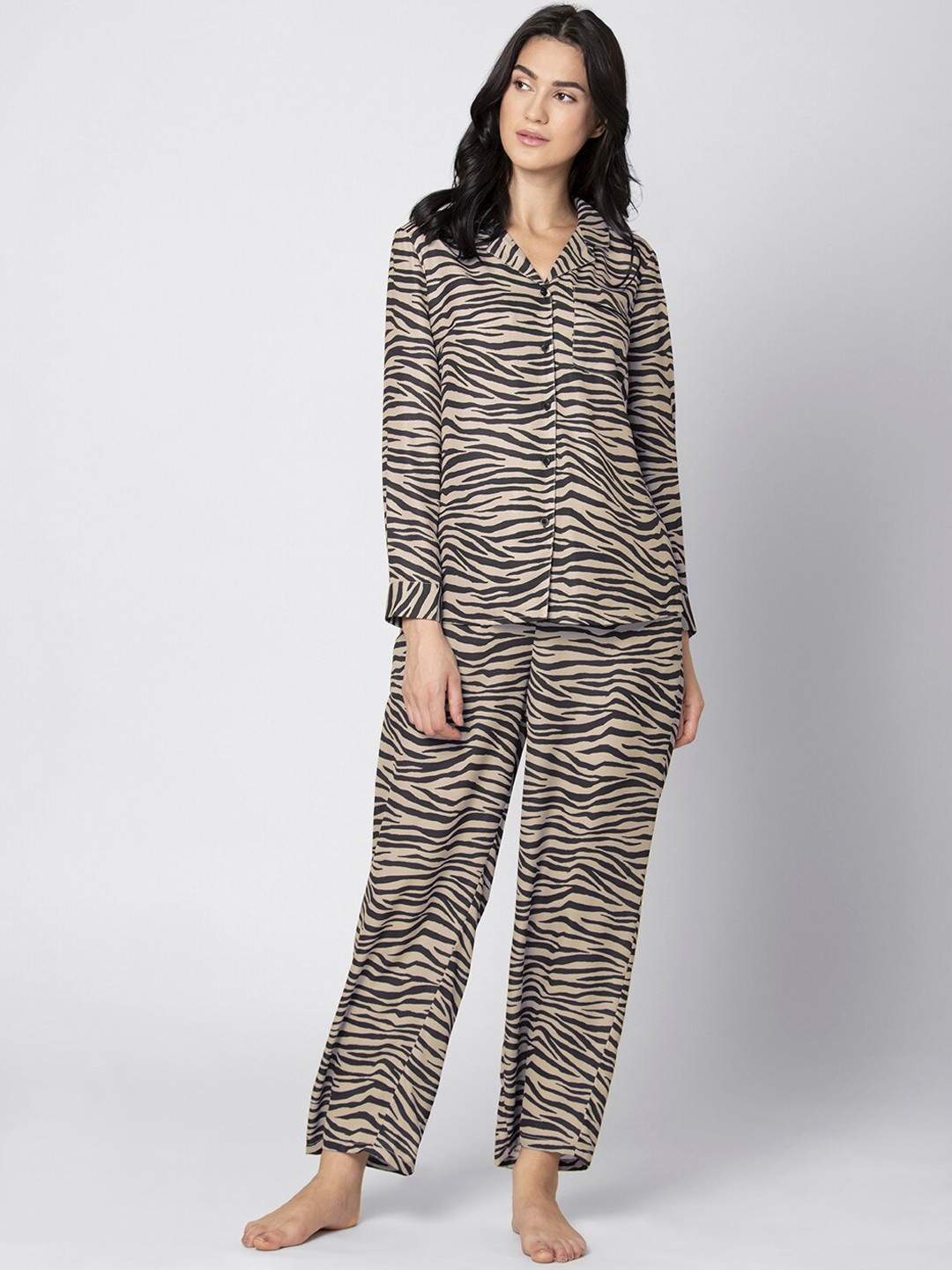 

FabAlley Women Beige & Black Animal Printed Night suit