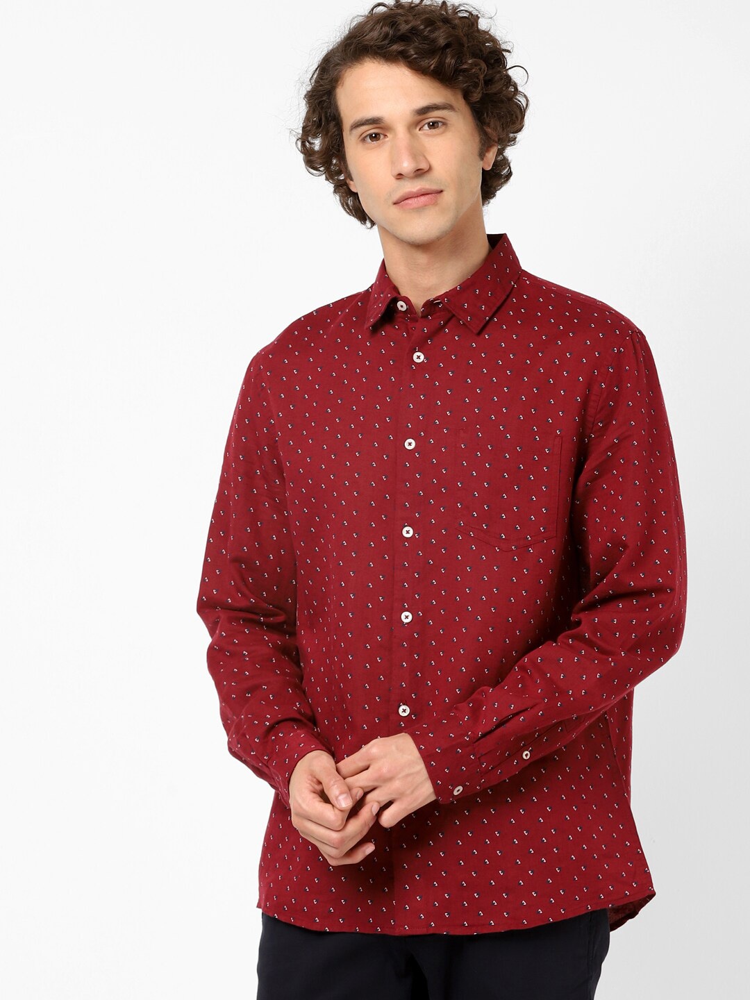 

Celio Men Maroon & White Regular Fit Printed Casual Shirt