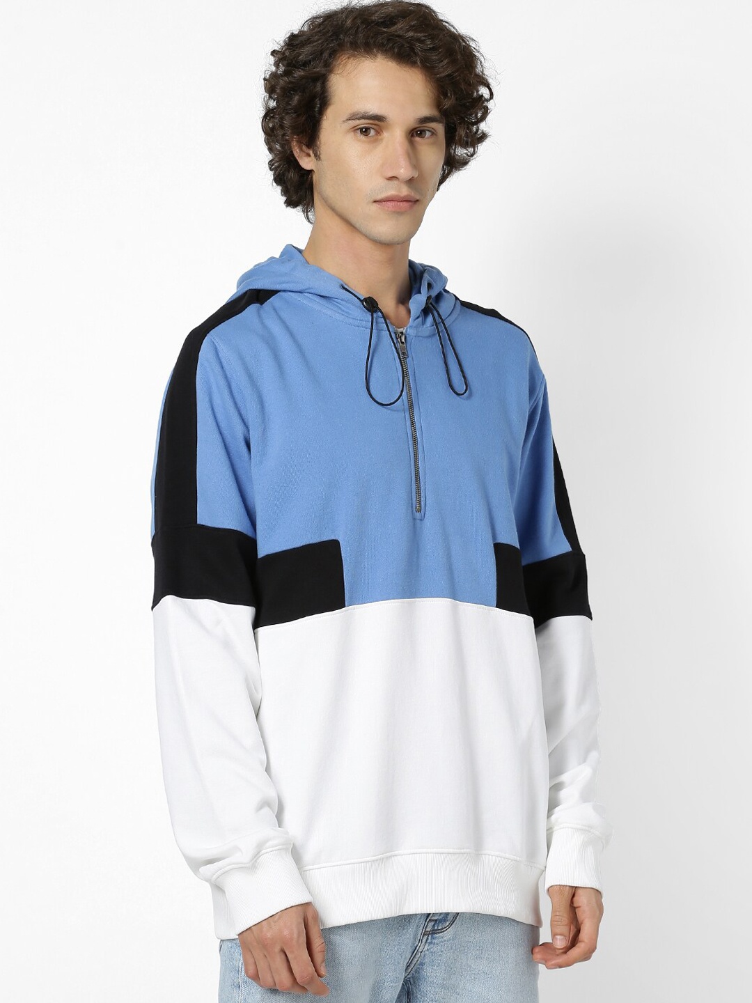 

Celio Men White & Blue Colourblocked Hooded Sweatshirt