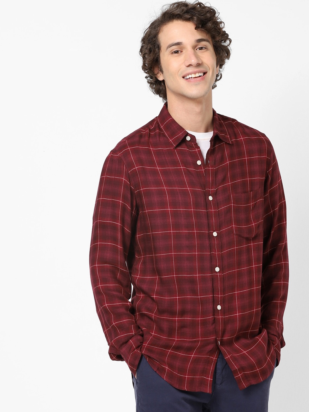 

Celio Men Red Regular Fit Checked Casual Shirt