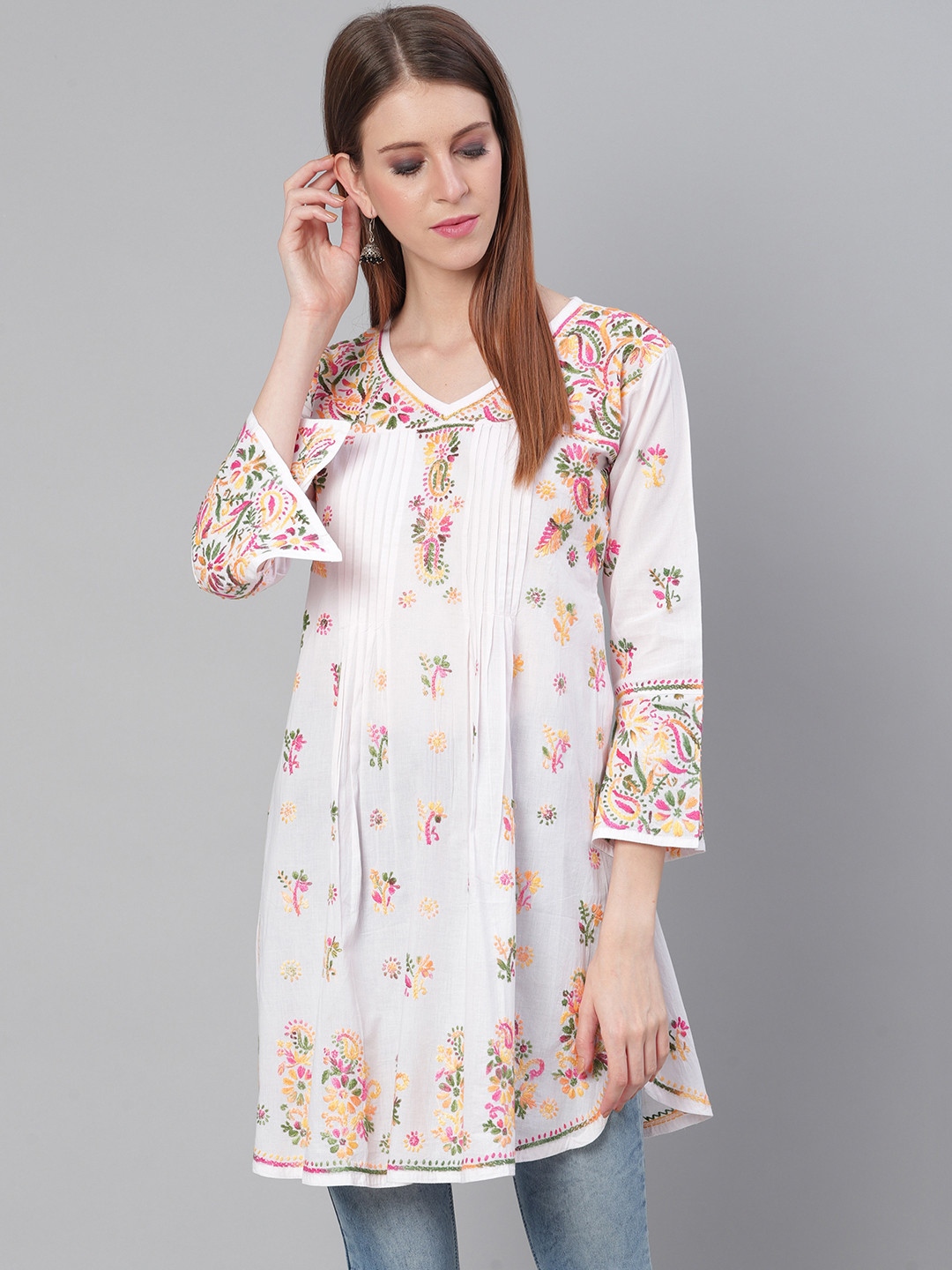 

Saadgi Women White & Mustard Yellow Handloom Chikankari Embroidered Straight Kurta