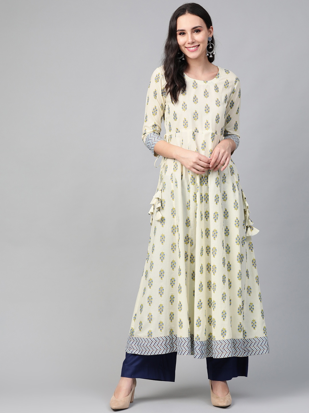 

See Designs Women Yellow & Blue Printed Anarkali Kurta