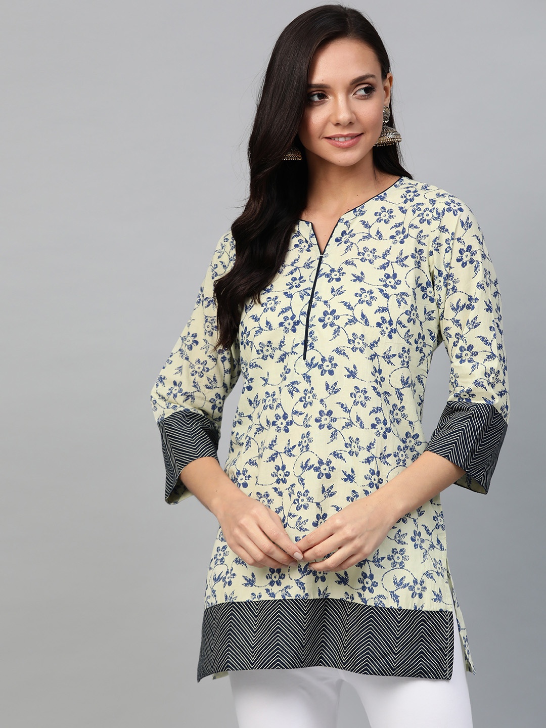 

Aprique FAB Women Off-White & Navy Printed Pure Cotton Straight Kurti