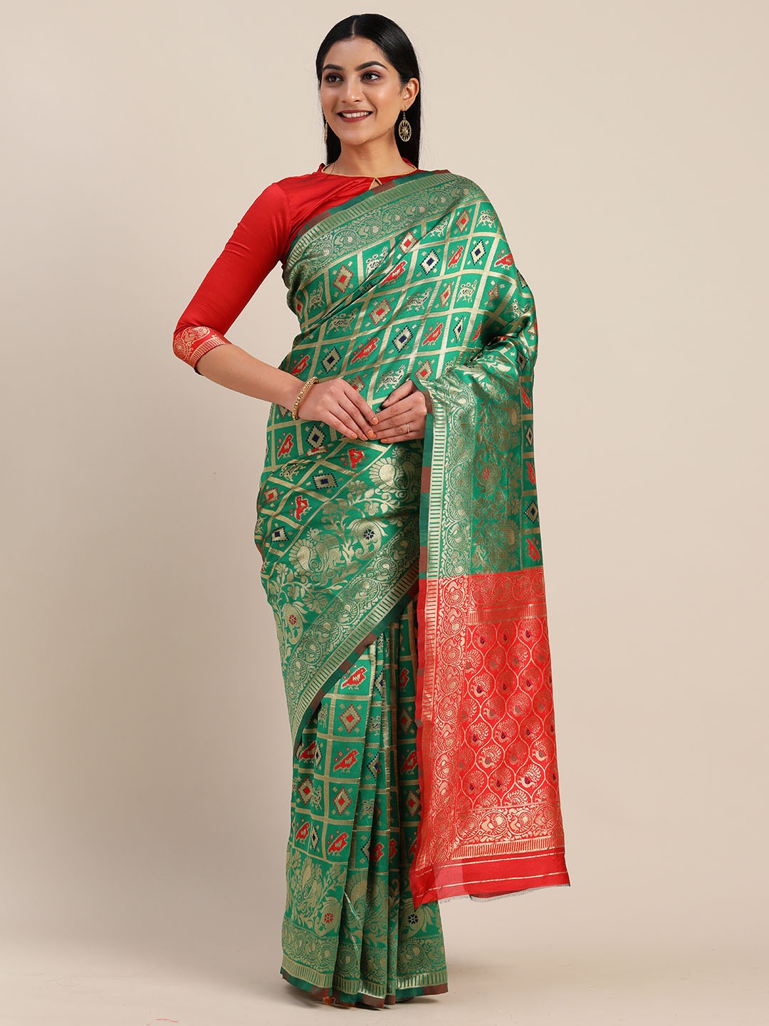 

Mitera Green & Gold-Toned Silk Blend Woven Design Kanjeevaram Saree