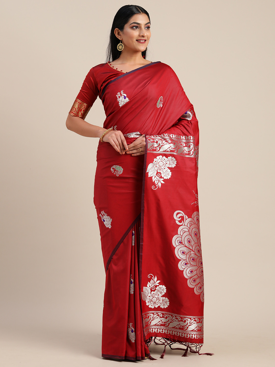 

Mitera Red & Silver-Coloured Silk Blend Woven Design Kanjeevaram Saree