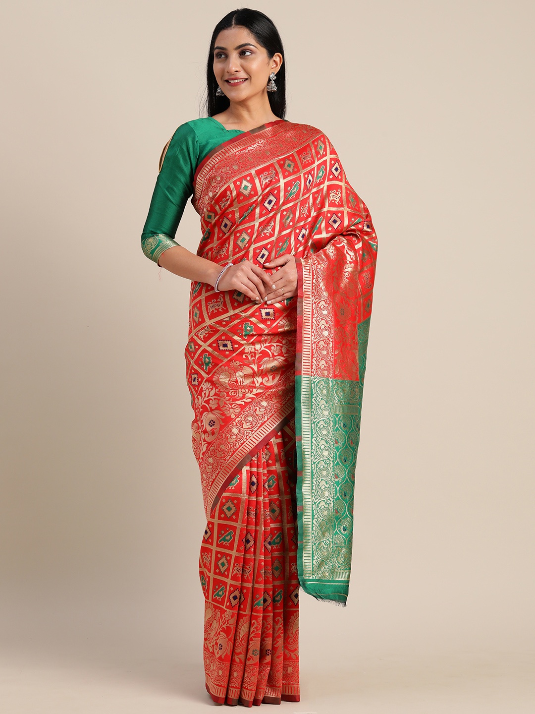 

Mitera Red & Gold-Toned Silk Blend Woven Design Kanjeevaram Saree