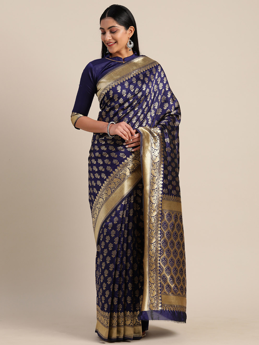 

Mitera Navy Blue & Golden Silk Blend Woven Design Kanjeevaram Saree