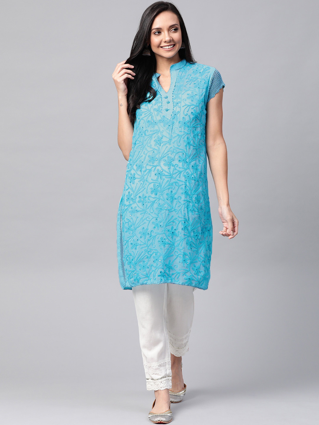 

Saadgi Women Blue Floral Chikankari Embroidered Semi-Sheer Handloom Straight Kurta