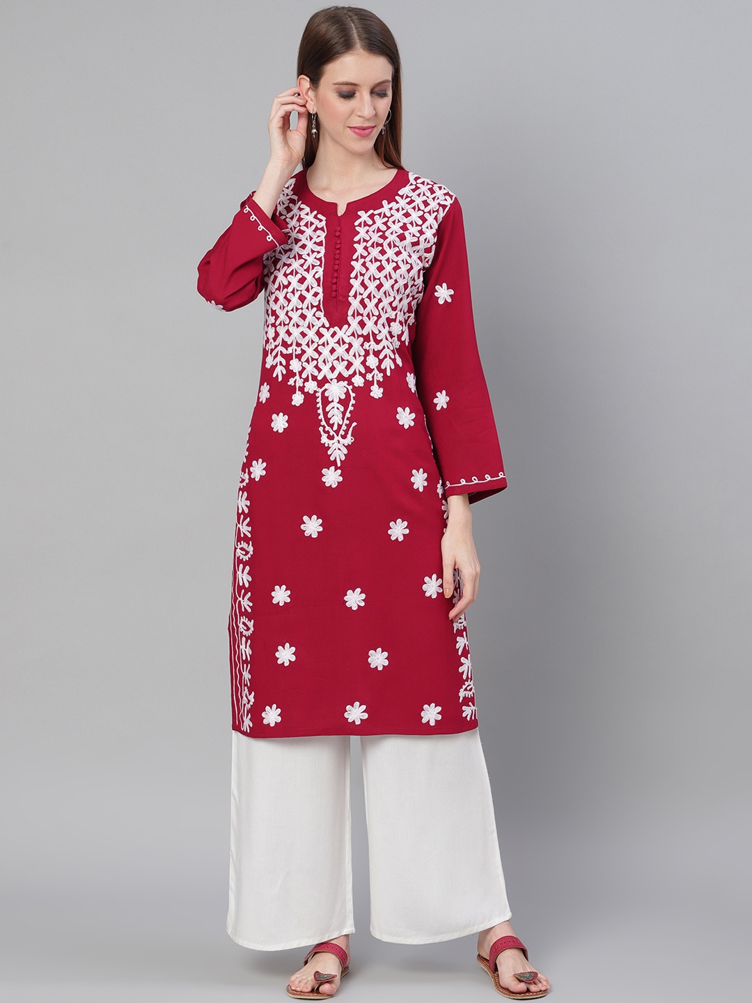 

Saadgi Women Maroon & White Chikankari Embroidered Handloom Straight Kurta