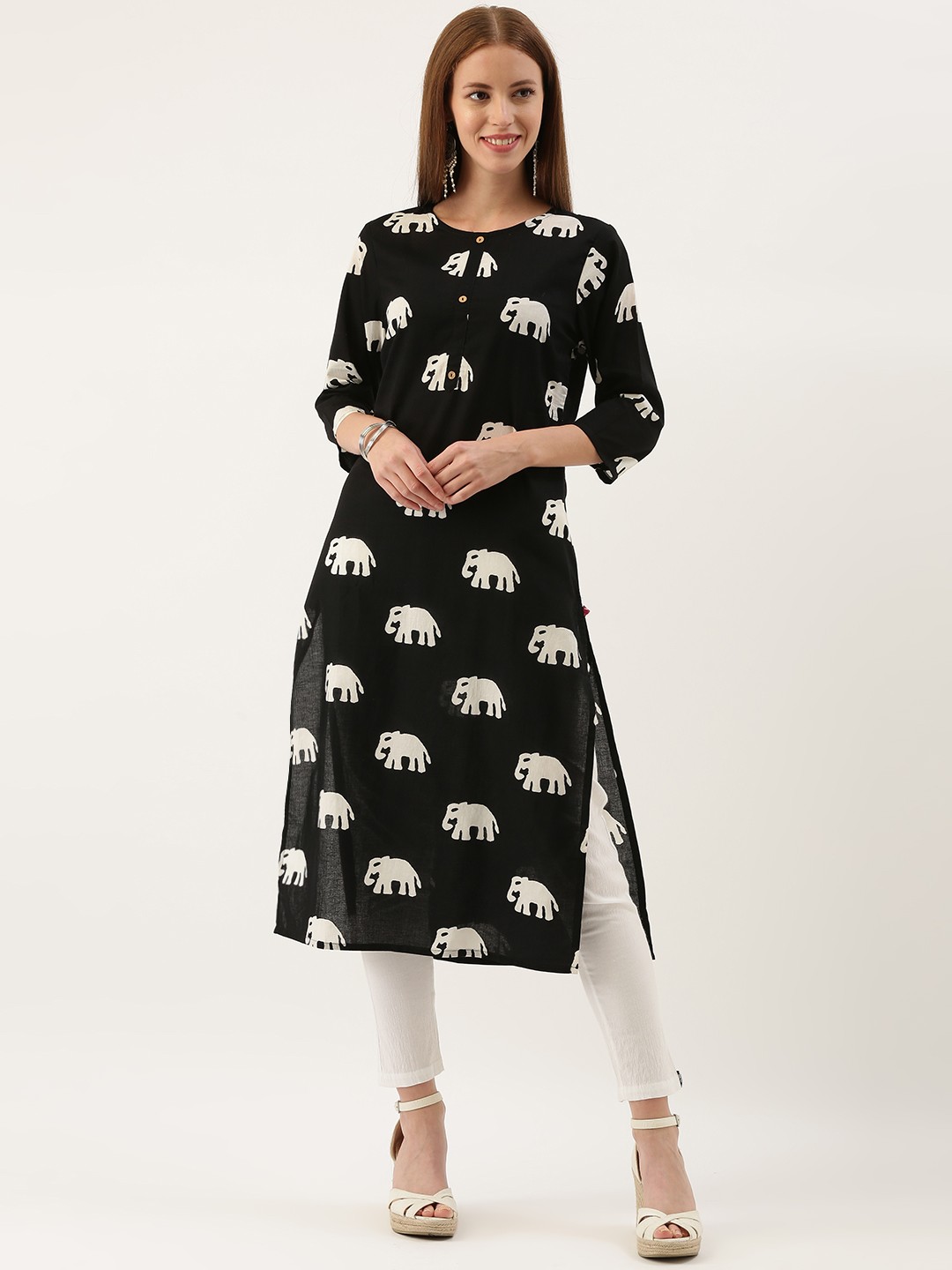 

Varanga Women Black & Off-White Printed Straight Kurta