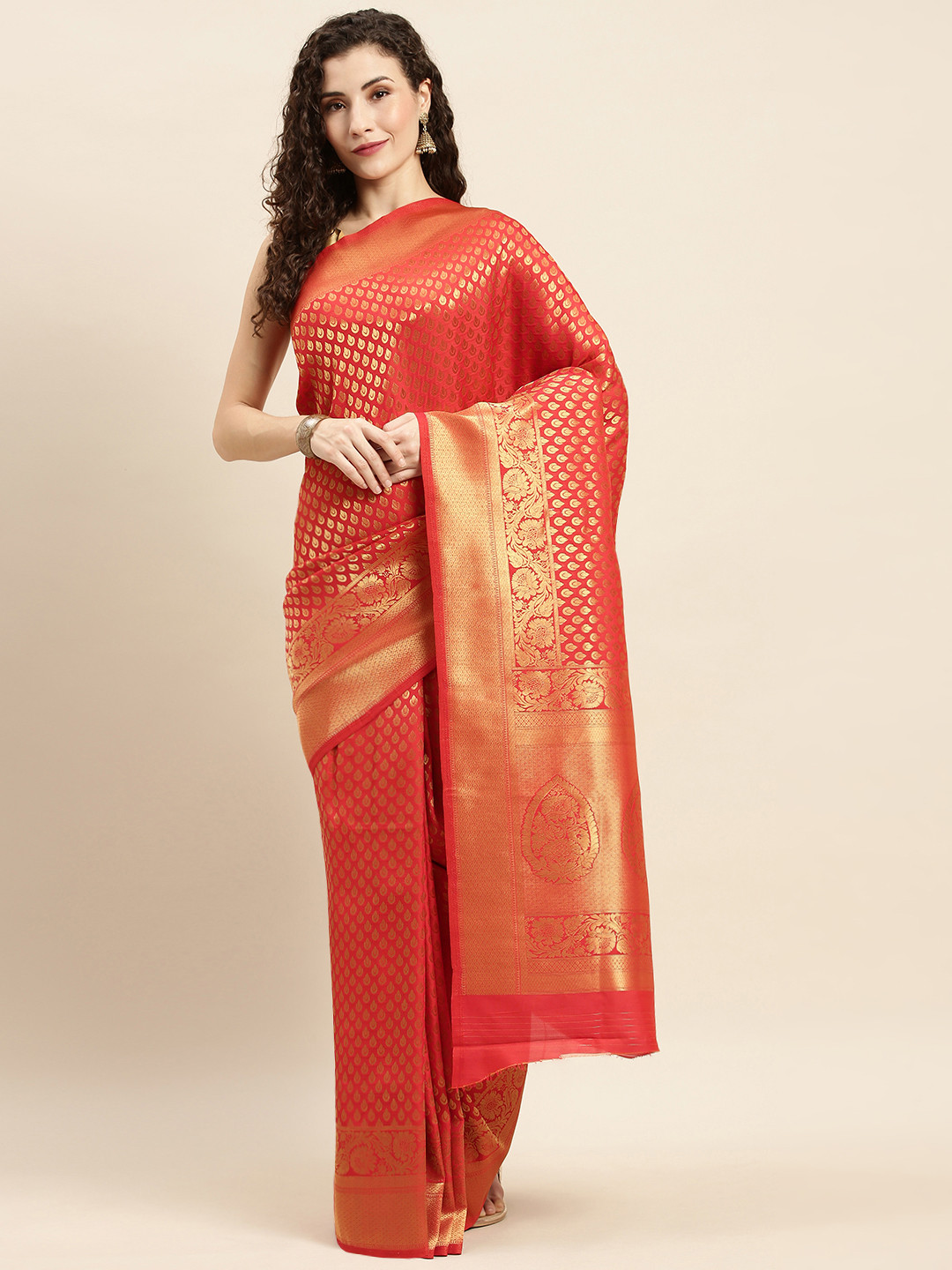 

Mitera Red & Gold-Toned Silk Blend Woven Design Kanjeevaram Saree