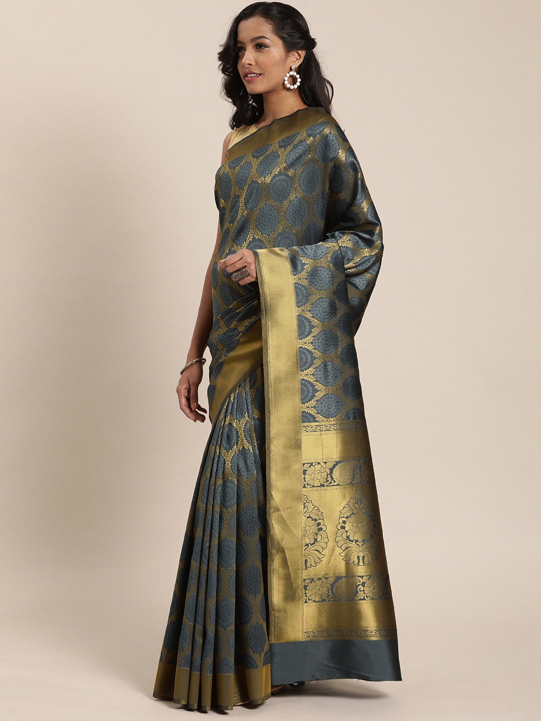 

Mitera Grey & Gold-Toned Silk Blend Woven Design Kanjeevaram Saree