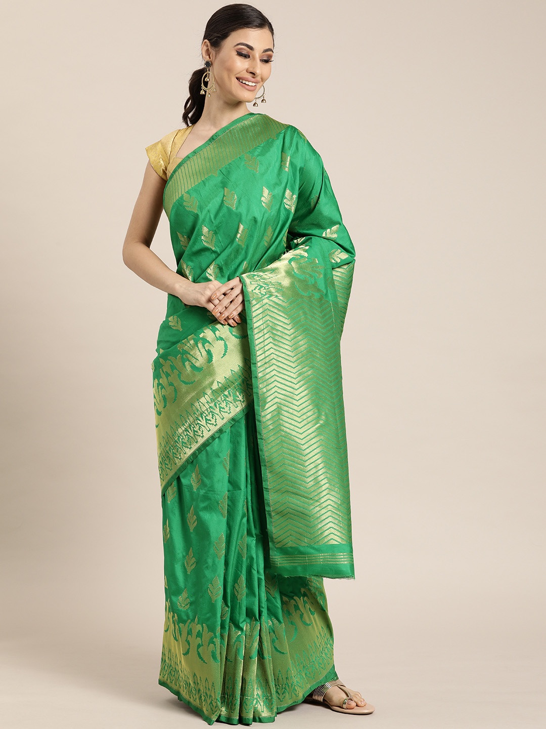

Mitera Green & Gold-Toned Silk Blend Woven Design Kanjeevaram Saree