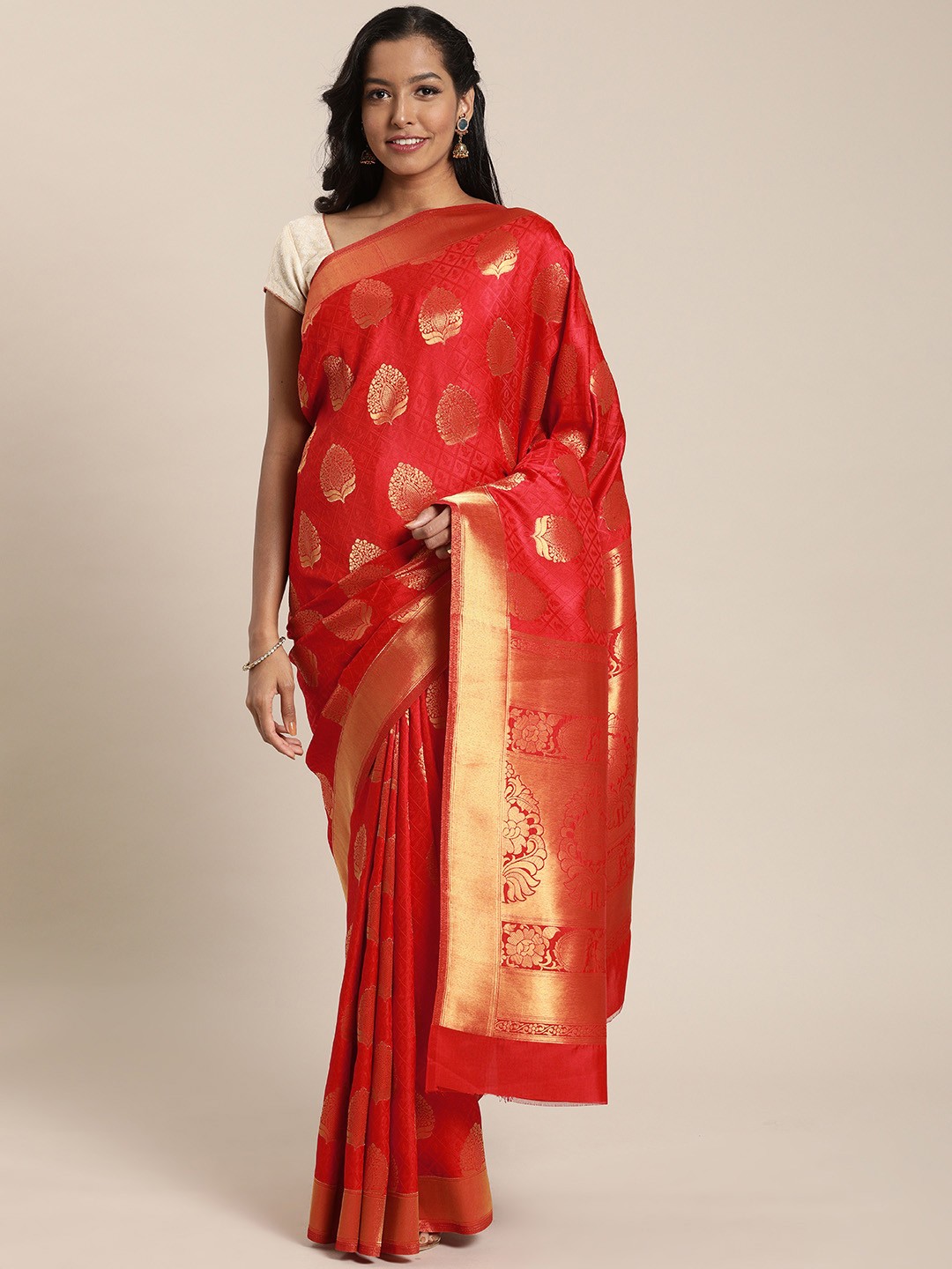

Mitera Red & Gold-Toned Silk Blend Woven Design Kanjeevaram Saree
