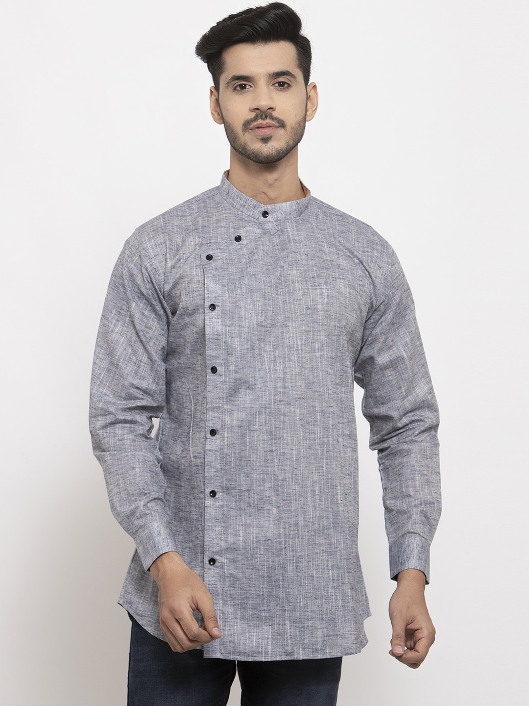 

KLOTTHE Men Grey Solid Straight Kurta