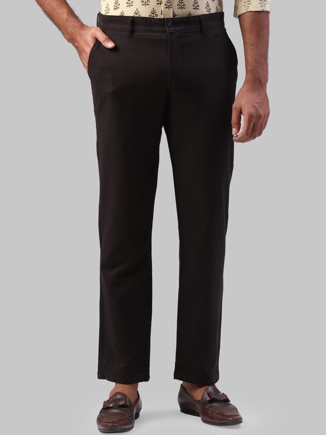 

Raymond Men Brown Regular Fit Solid Formal Trousers