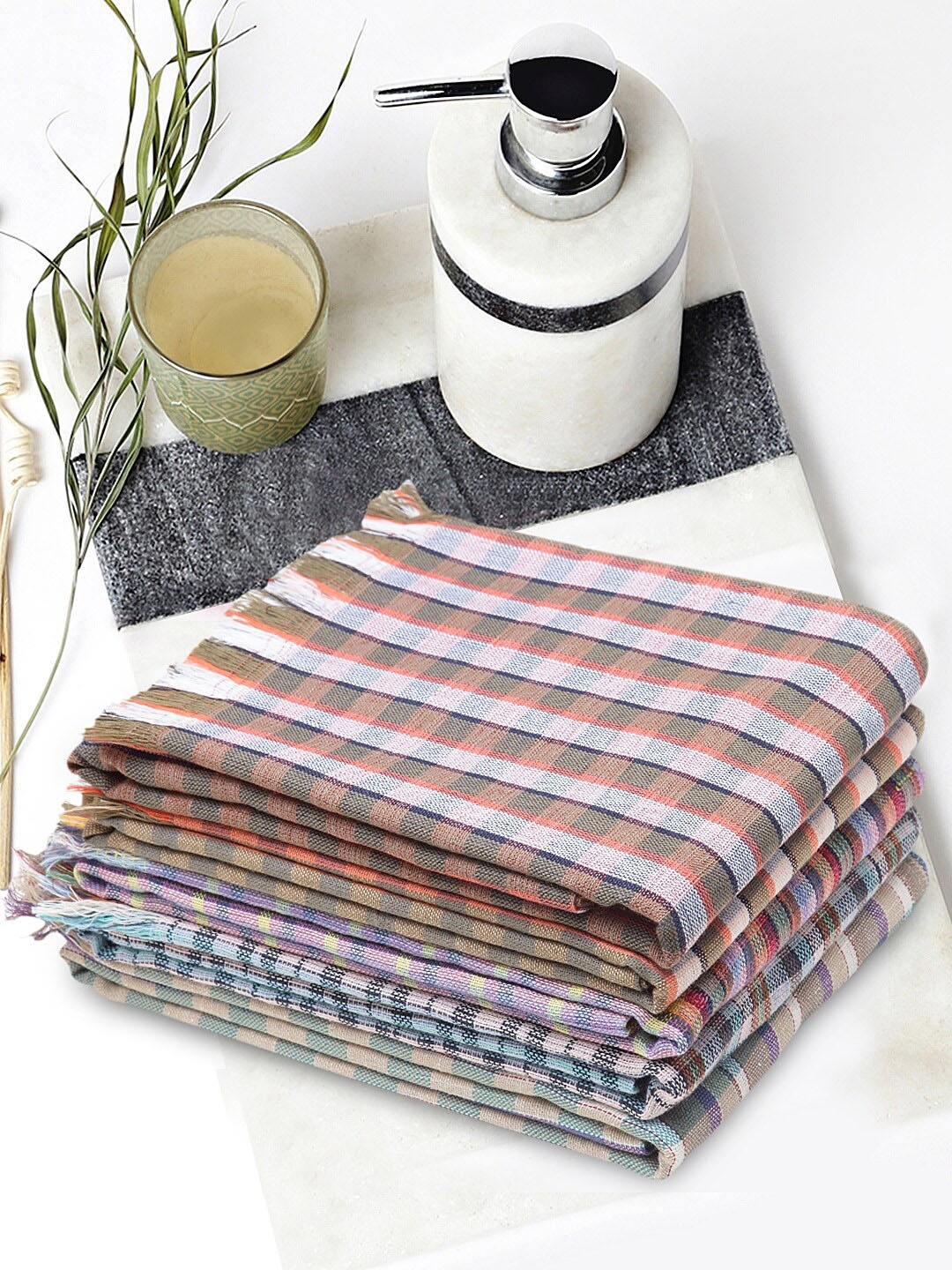 

KLOTTHE Unisex Set Of 5 Assorted 120 GSM Bath Towels