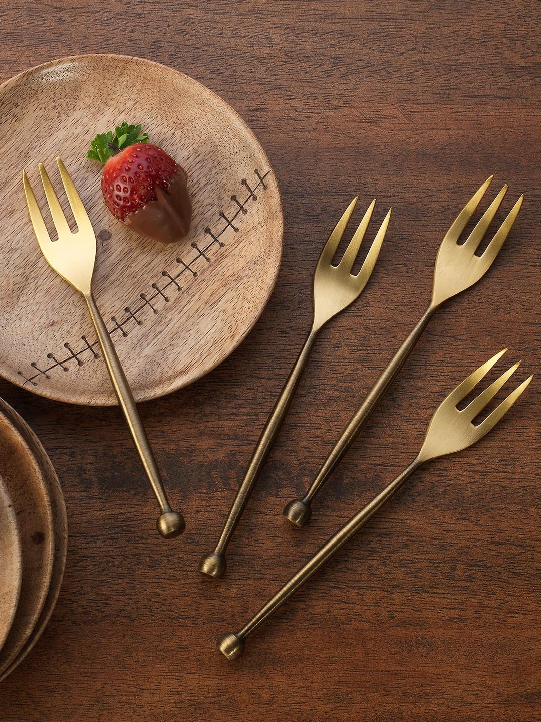 

ellementry Set of 4 Gold-Toned Handcrafted Sophiya Fruit Forks