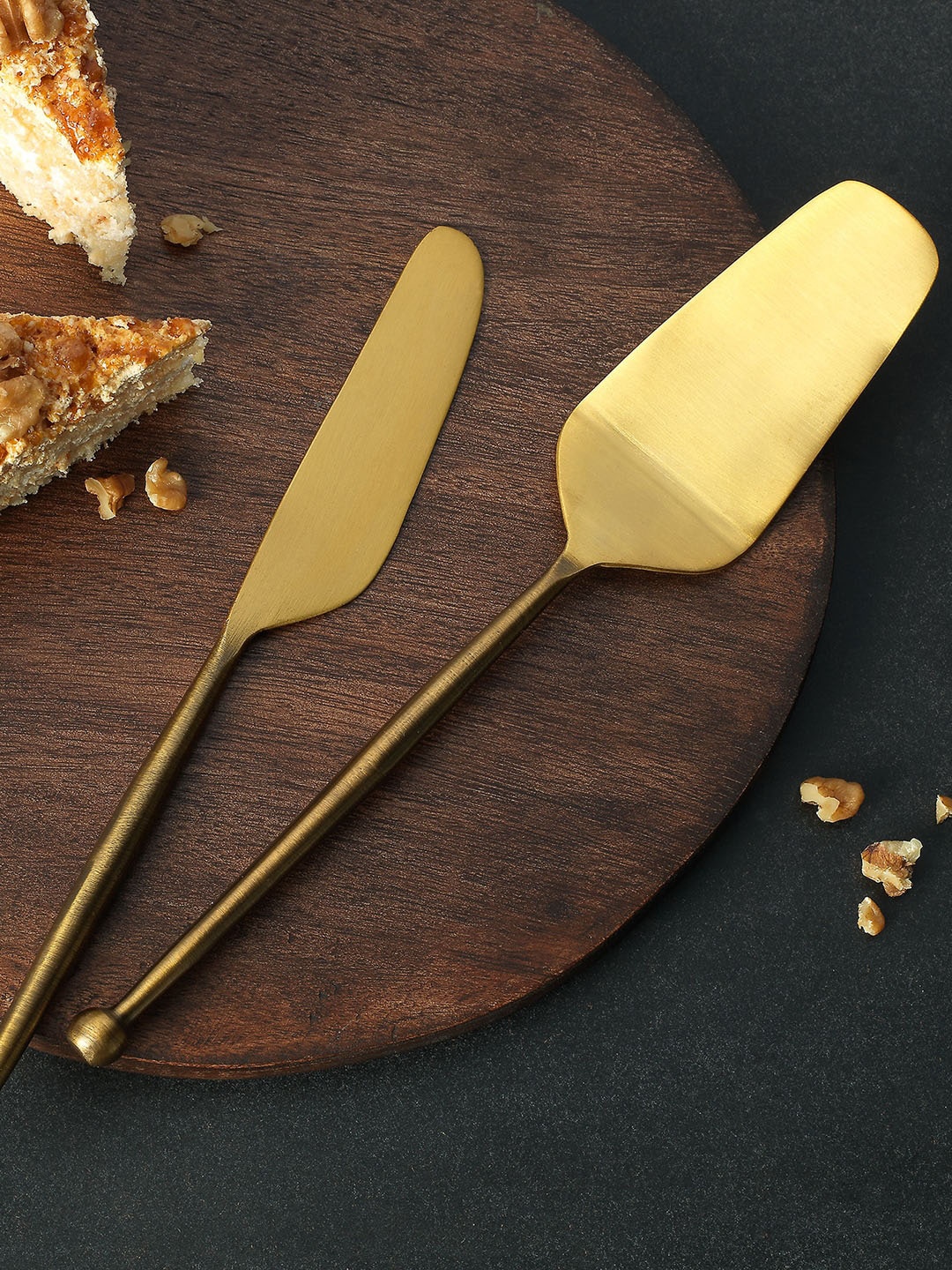 

ellementry Gold-Toned Sophiya Handcrafted Two-Piece Cake Server Set