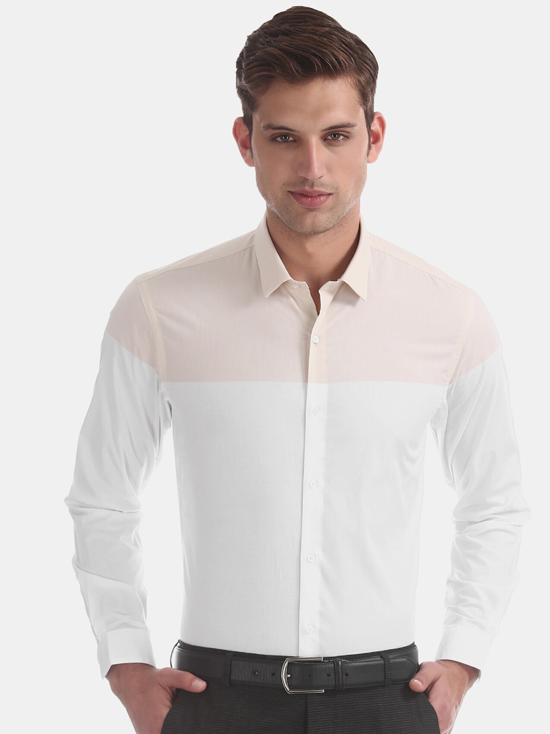 

Arrow Men White & Pink Skinny Fit Colourblocked Formal Shirt