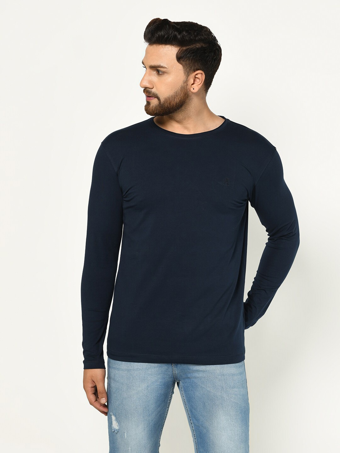 

ARMISTO Men Navy Blue Solid Slim Fit Round Neck T-shirt