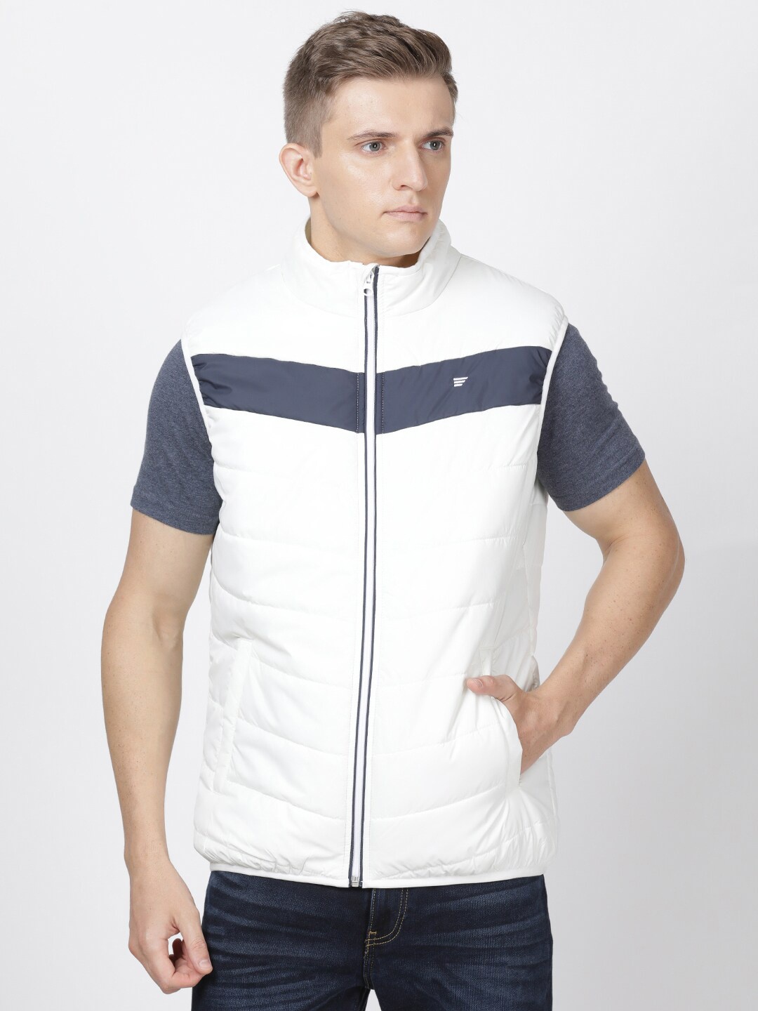 

t-base Men White & Navy Solid Lightweight Puffer Jacket