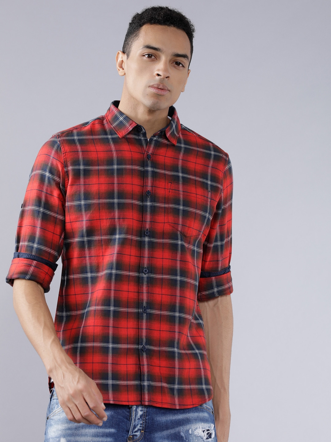 

HIGHLANDER Men Red & Navy Blue Slim Fit Checked Casual Shirt