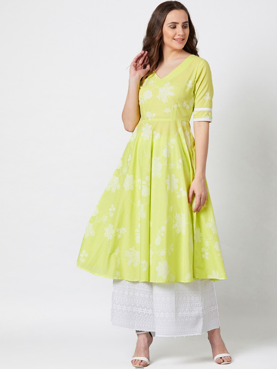 

PANIT Women Lime Green & White Floral Print Kurta with Palazzos