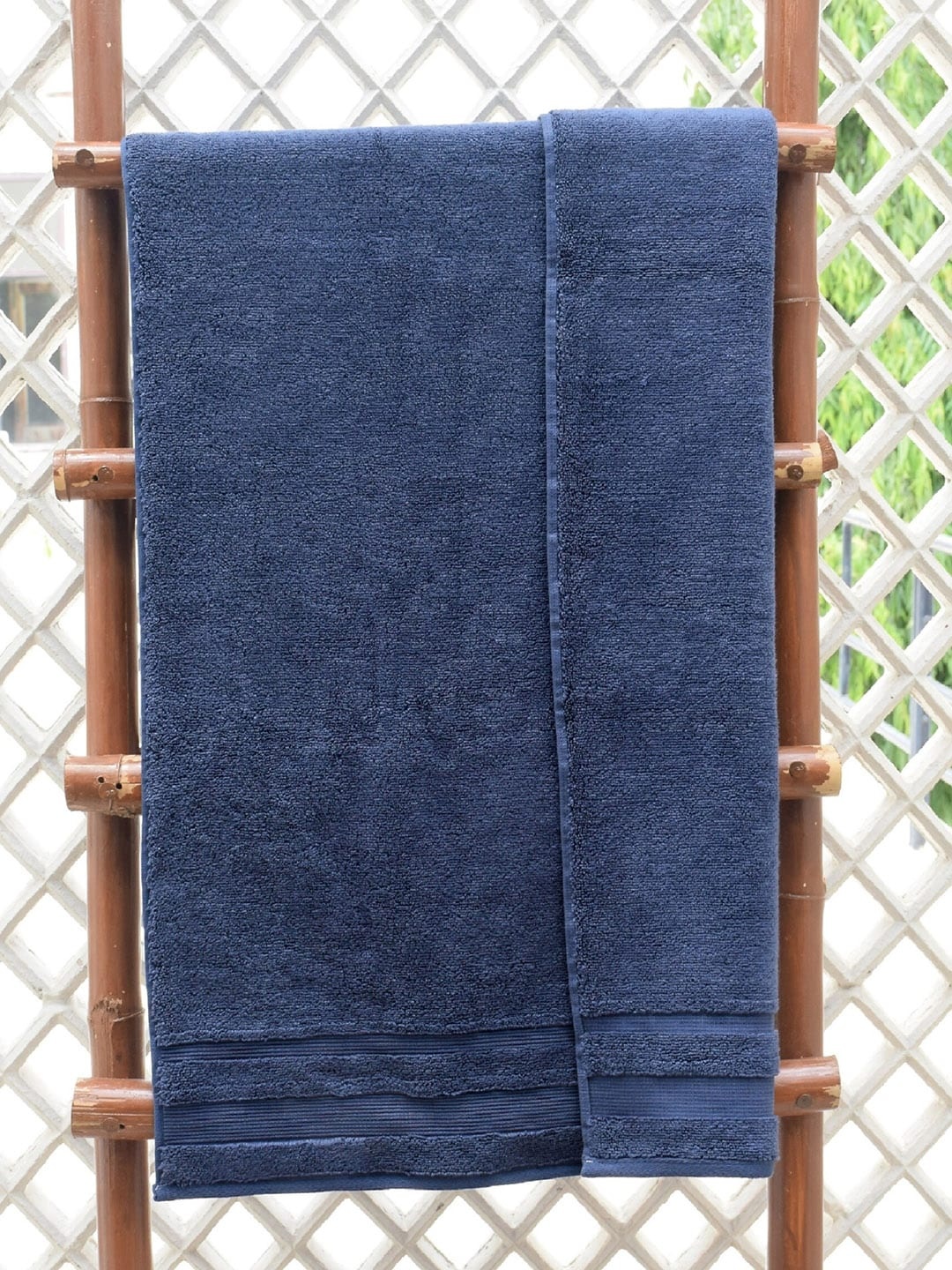 

AVI Living Unisex Navy Blue Solid Double Corded Zero Twist 550 GSM Bath Towel