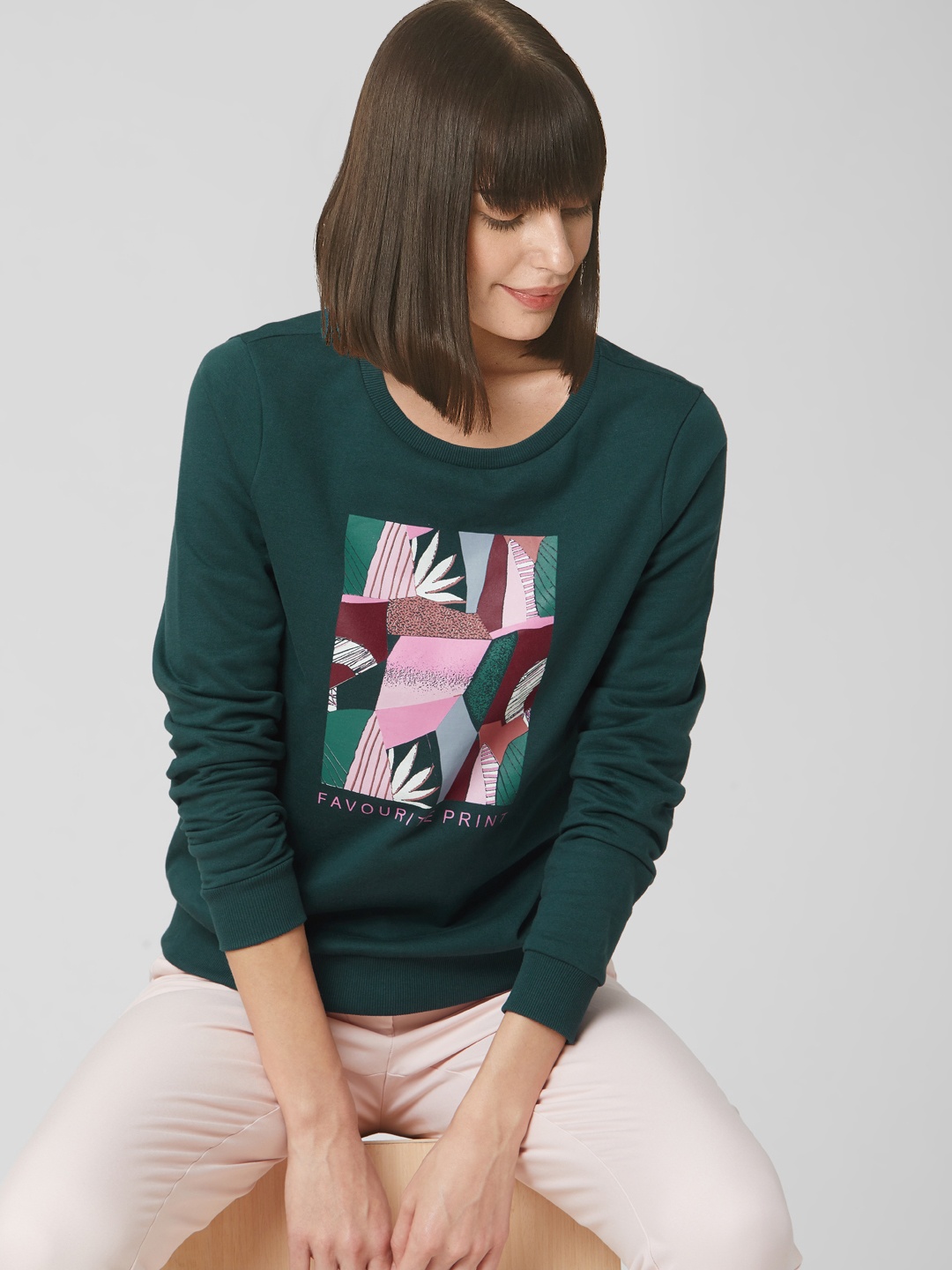 

Vero Moda Women Green & Pink Printed Sweatshirt