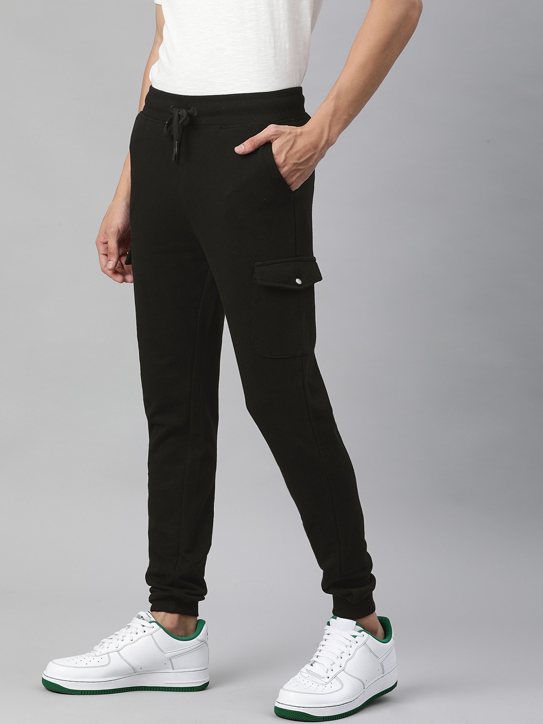 

Harvard Men Black Solid Straight Fit Joggers
