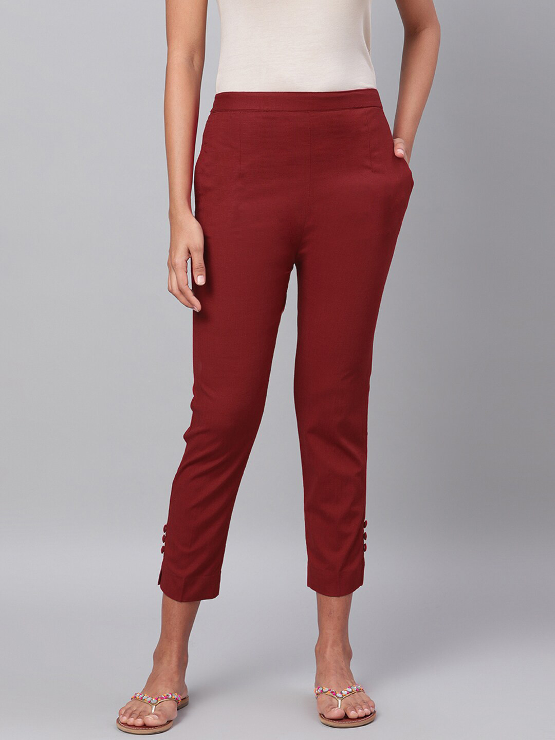 

Myshka Women Red Solid Cropped Regular Trousers